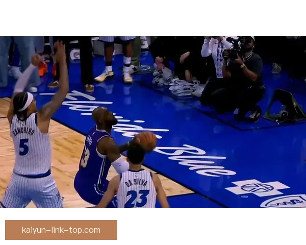 肯纳德绝杀助东皇逆转 连场30+纪录得以延续 关键时刻梦游球员失准